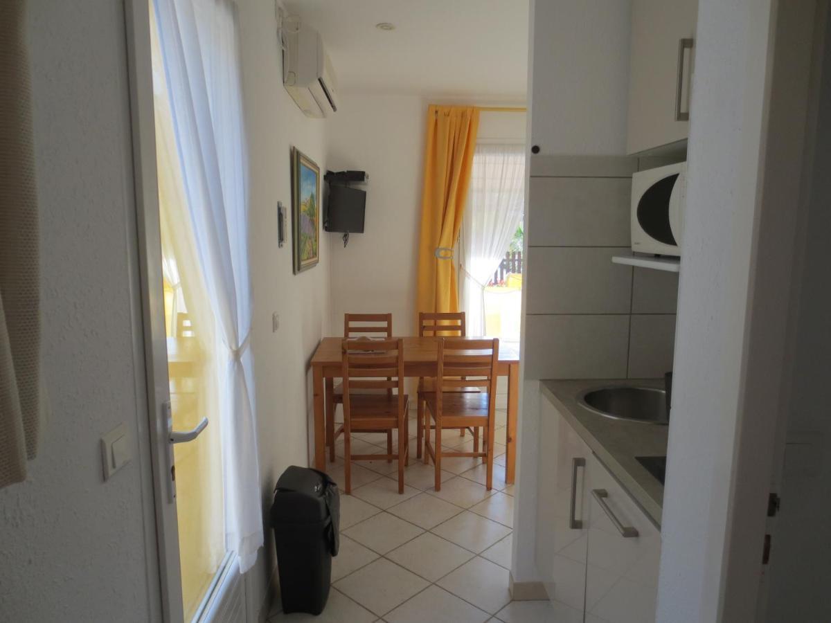 Les Glycines Villa Figanieres Luaran gambar