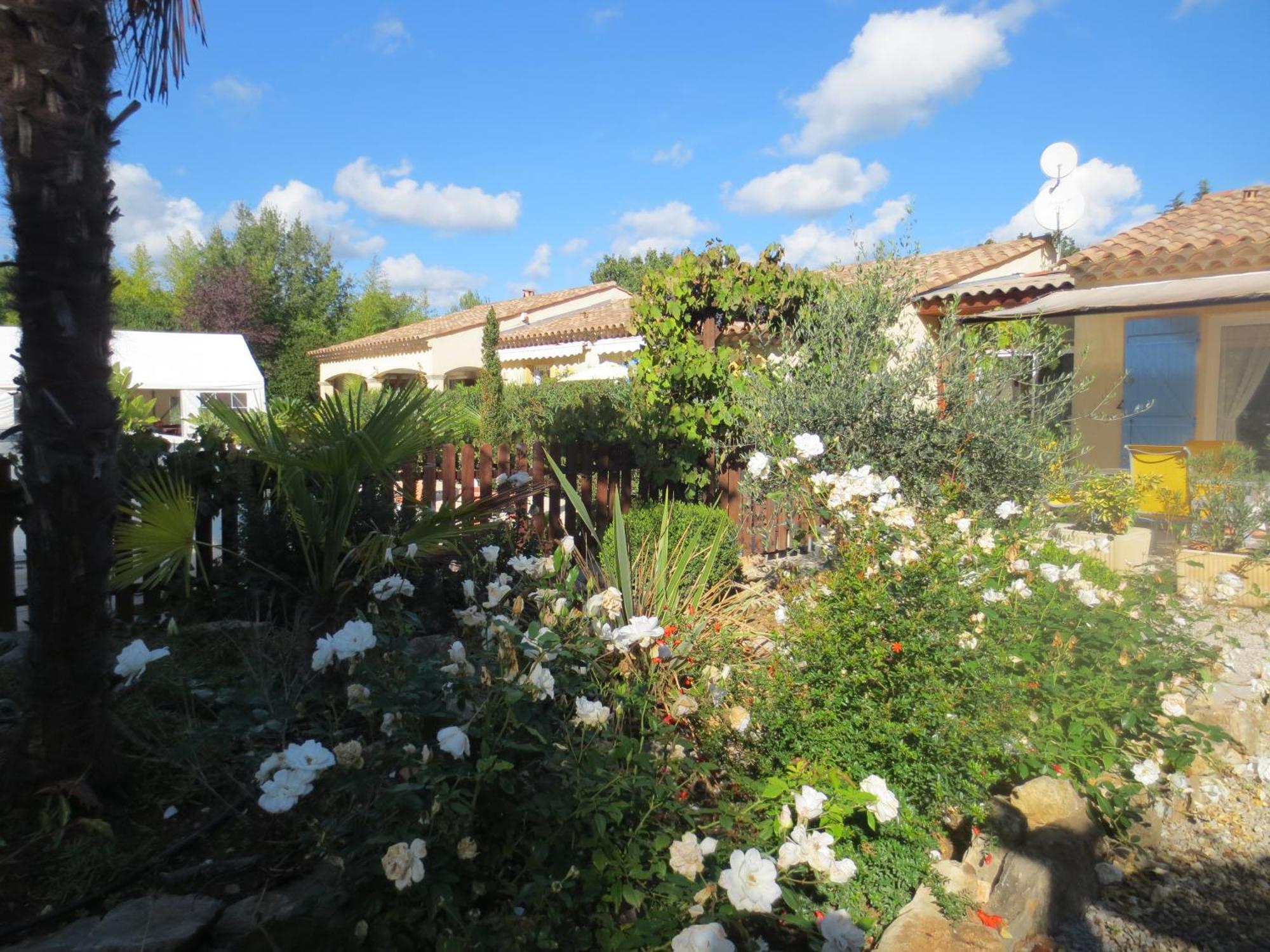 Les Glycines Villa Figanieres Luaran gambar